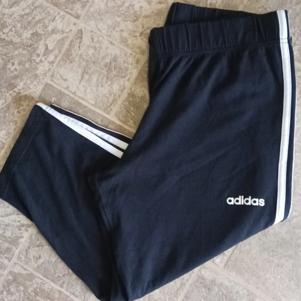 Adidas cotton athletic capris - Picture 1 of 4